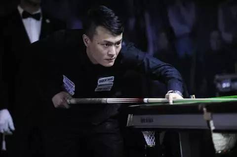 防守中场硬 防守中场硬